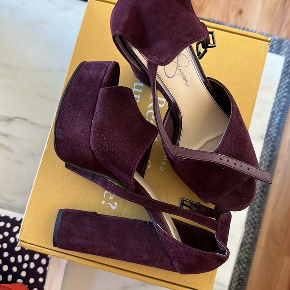 Jessica Simpson - heels maroon suede 7.5 - Picture 2 of 3